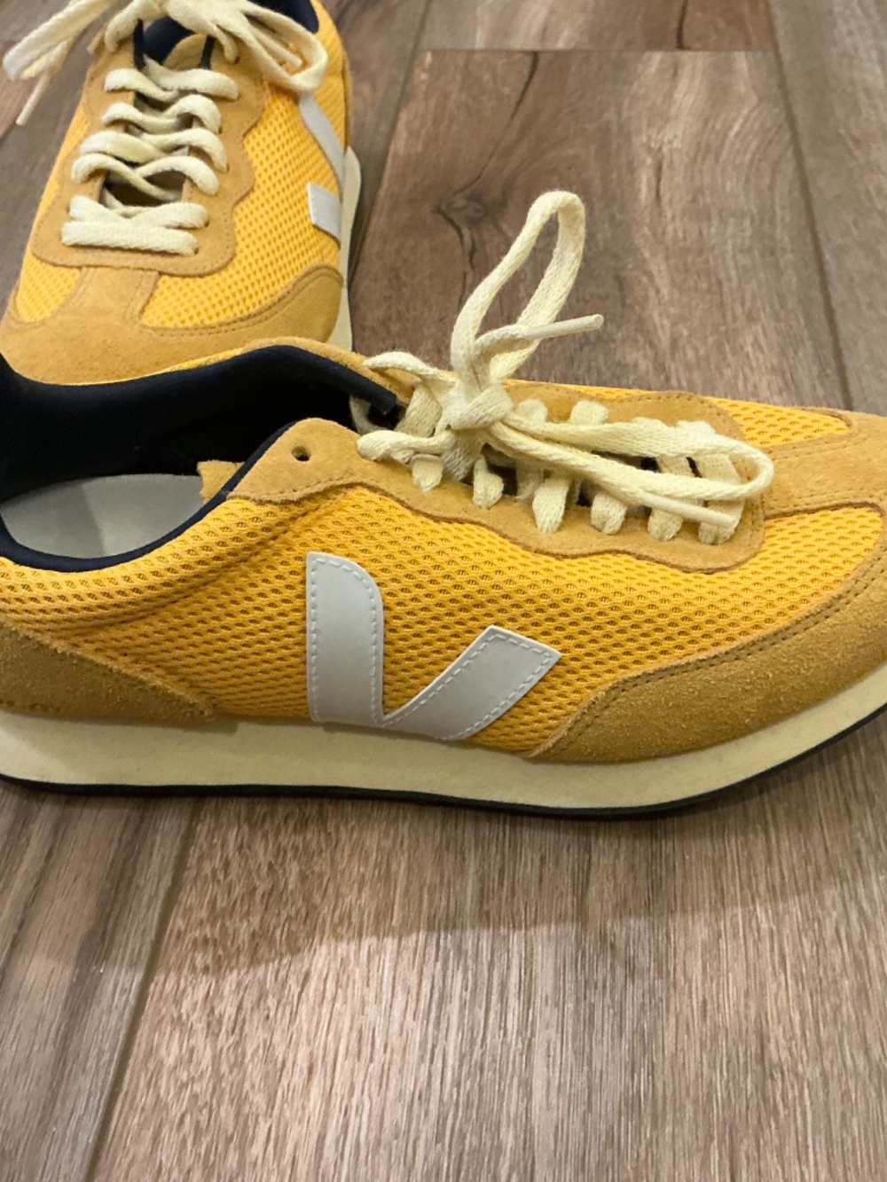 Veja Rio Branco NWOT - Picture 4 of 8
